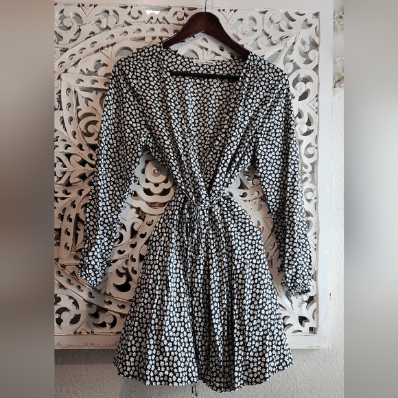 REFORMATION FUSCHIA MINI DRESS WRAPPED STYLE LONG SLEEVES SIZE SMALL - Picture 7 of 12